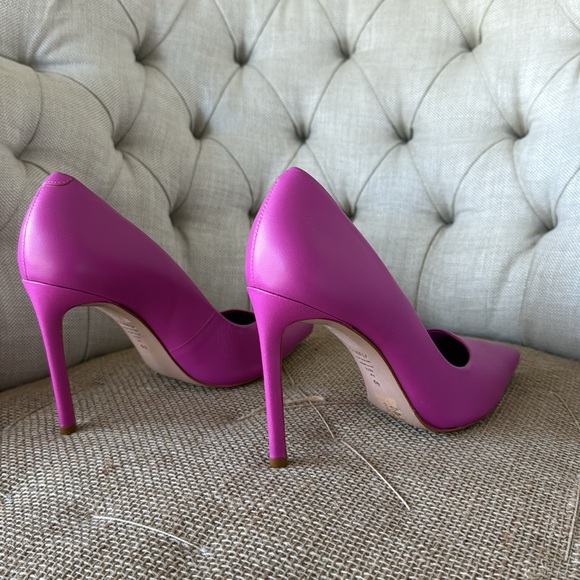 Schutz like new heels - Picture 3 of 4